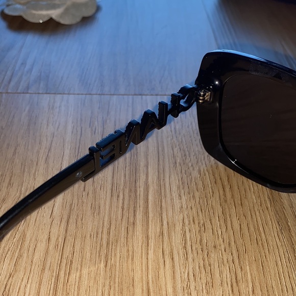 Chanel sunglasses with rhinestone “CHANEL” on left arm - Picture 11 of 13
